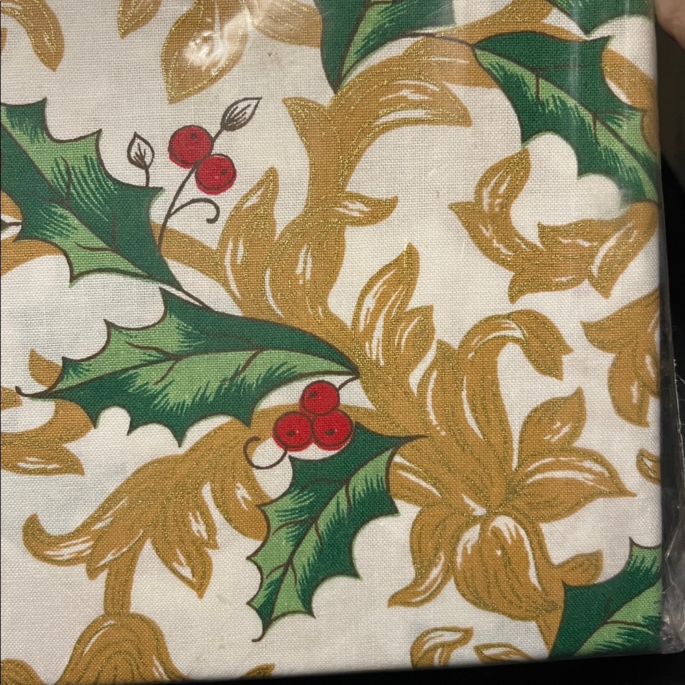 New Old Stock Holiday 70” Round Holly Berries Scroll Tablecloth